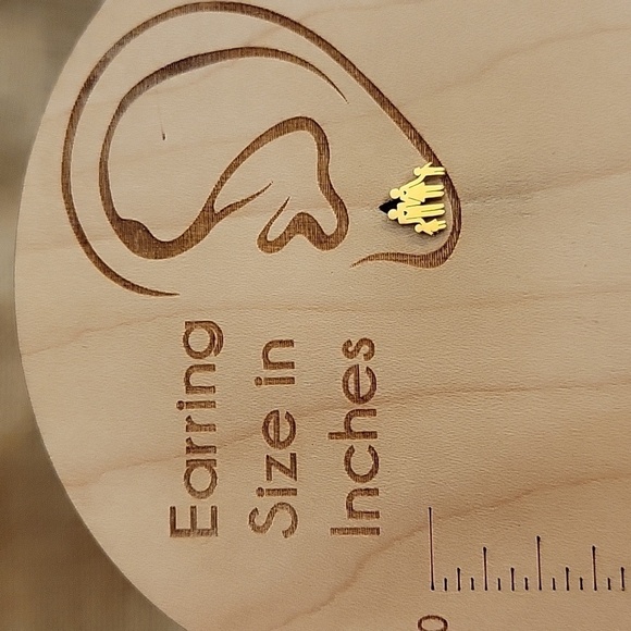 FAMILY Stud Earrings, choice of color - Picture 3 of 4